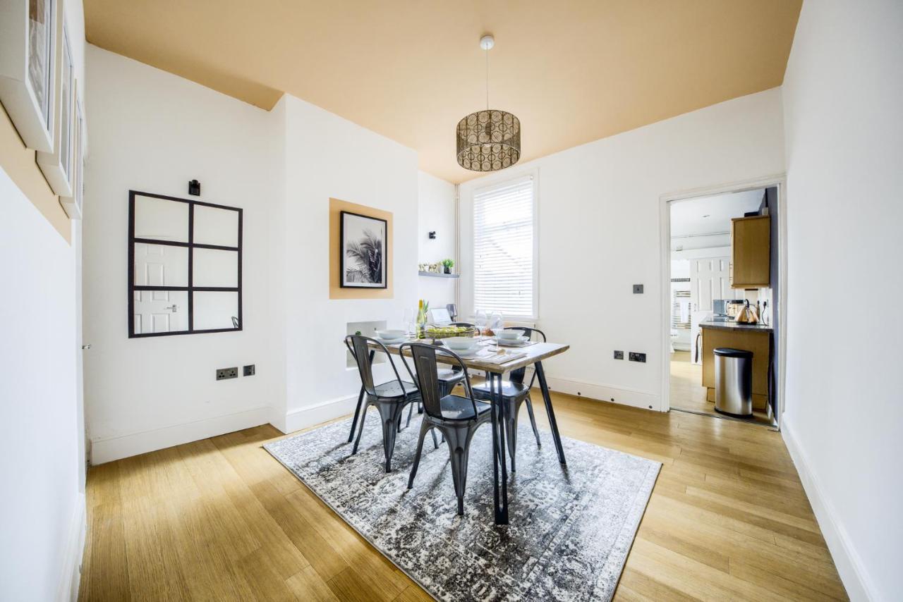 Coventry Fashionable House, City Centre, Free Parking, Sleeps 4, By Empower Homes Bagian luar foto